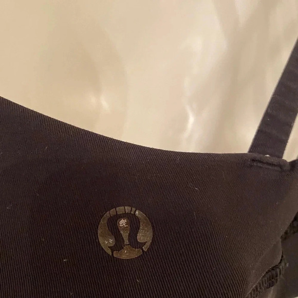 Lululemon Black Criss Cross Back Sports Bra - Picture 3 of 5